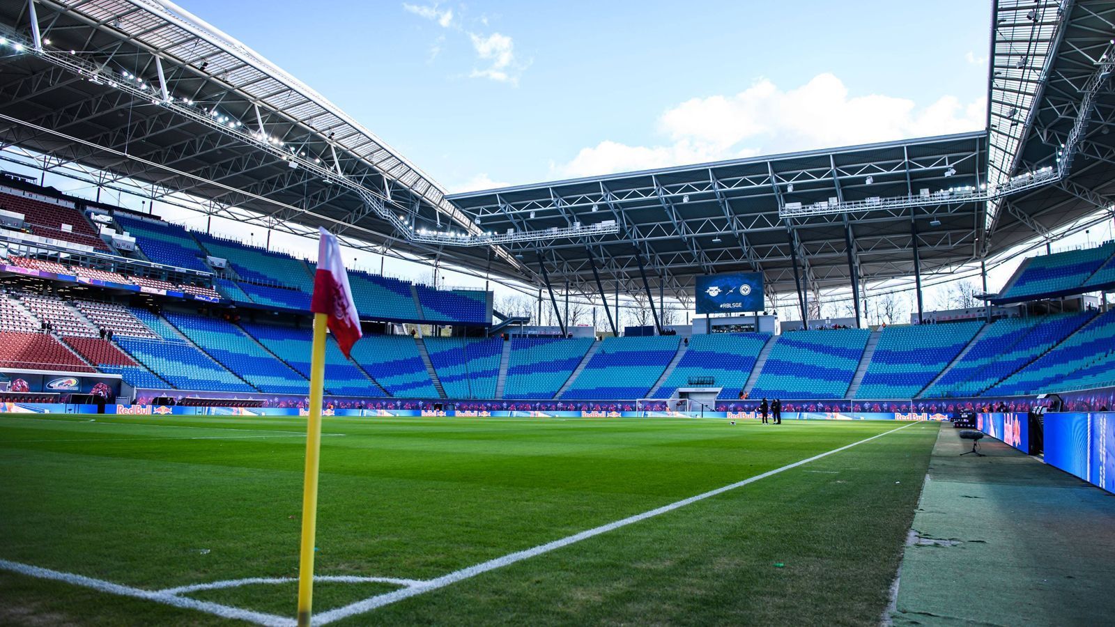 
                <strong>Platz 51: Red Bull Arena (RB Leipzig) </strong><br>
                4,0 Sterne (10.080 Bewertungen)
              