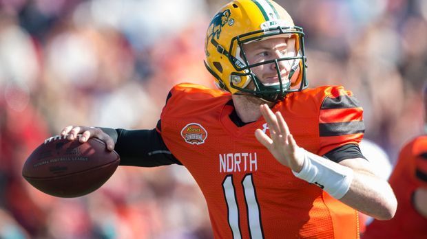 
                <strong>Carson Wentz (North Dakota State Bison)</strong><br>
                Carson Wentz (23, North Dakota State Bison): 1,98 Meter groß und 107 Kilogramm schwer, 6159 Yards für 59 Touchdowns und 14 Interceptions in vier College-Jahren.
              