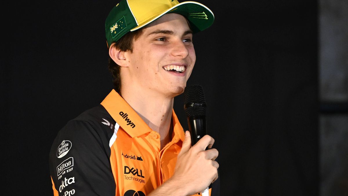 F1 MELBOURNE OSCAR PIASTRI, Australian driver Oscar Piastri of McLaren during a fan event at The Espy in Melbourne, Wednesday, March 12, 2025. ( !ACHTUNG: NUR REDAKTIONELLE NUTZUNG, KEINE ARCHIVIER...