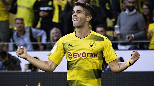 
                <strong>Christian Pulisic (Borussia Dortmund)</strong><br>
                Christian Pulisic: Der US-Amerikaner schießt das erste Tor im Supercup, nachdem er Javi Martinez frech den Ball abnimmt - ein schönes Solo des US-Amerikaners. Der 18-Jährige macht über links das Spiel nach vorne, ist dabei immer präsent und sorgt für mehrere Torschüsse.  ran-Note: 1
              