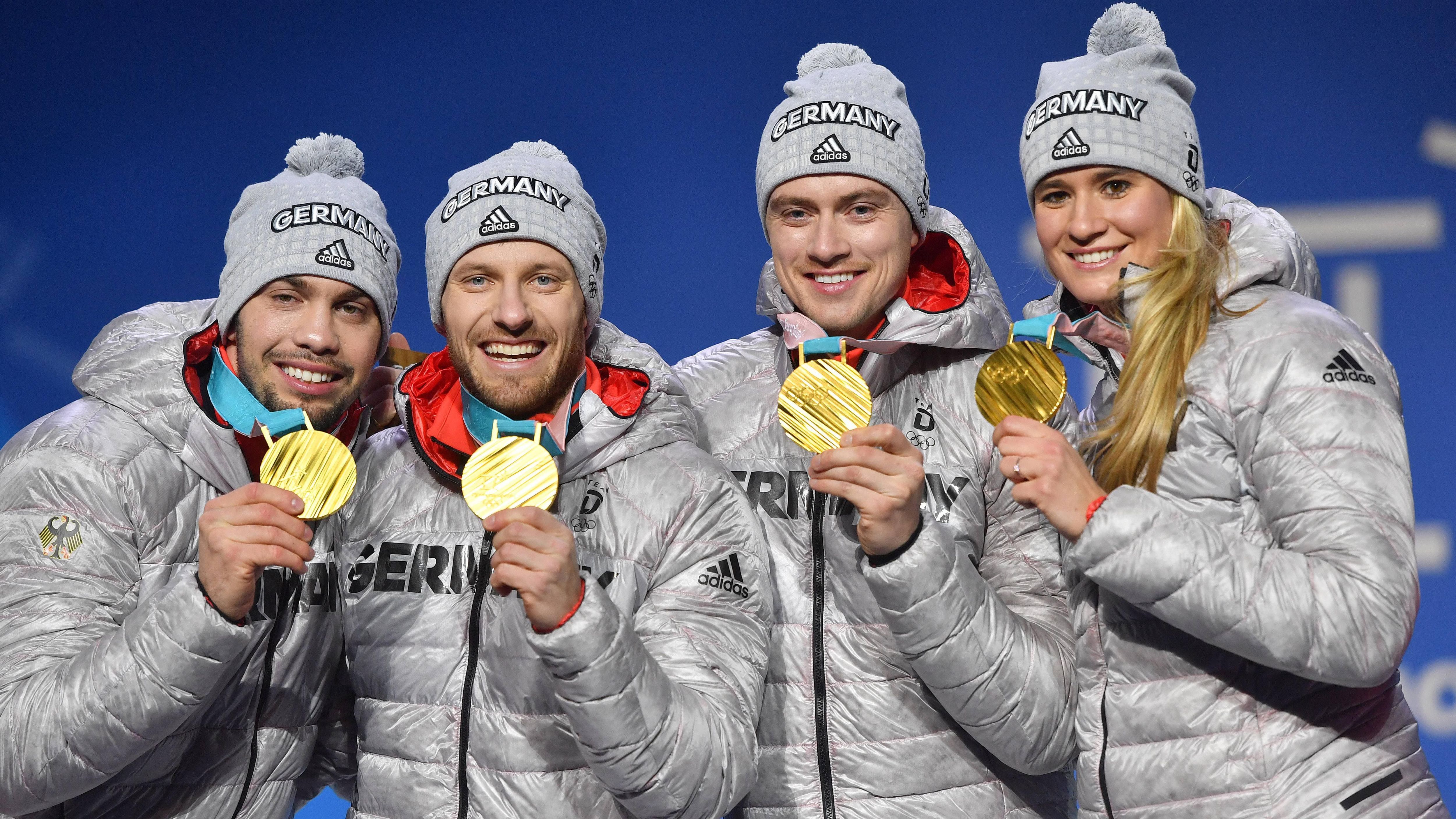 
                <strong>Olympische Spiele 2022: Das deutsche Team im Überblick</strong><br>
                Mit einem 149-köpfigen Aufgebot (51 Frauen/98 Männer) geht der Deutsche Olympische Sportbund (DOSB) bei den 24. Olympischen Winterspielen in Peking (4. bis 20. Februar) an den Start. Es ist das kleinste deutsche Aufgebot für Winterspiele in diesem Jahrtausend. ran stellt das Team Deutschland vor. 
              