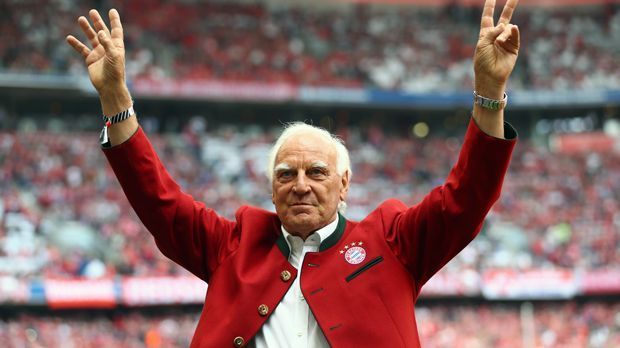 
                <strong>Franz Roth</strong><br>
                Profi beim FC Bayern: von 1966 bis 1978Pflichtspiele (Tore): 413 (90)Erfolge mit dem FC Bayern: 4x Deutscher Meister, 3x DFB-Pokalsieger, 3x Europapokal-Sieger der Landesmeister, 1x Europapokal-Sieger der Pokalsieger
              