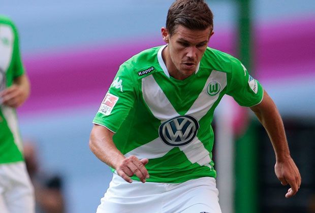 
                <strong>Sebastian Jung (VfL Wolfsburg)</strong><br>
                Auch auf Neuzugang Sebastian Jung müssen die Wölfe zunächst verzichten. Der 24-jährige Rechtsverteidiger, der im Mai in der Nationalmannschaft debütierte, laboriert an einem Muskelfaserriss im Adduktorenbereich.
              