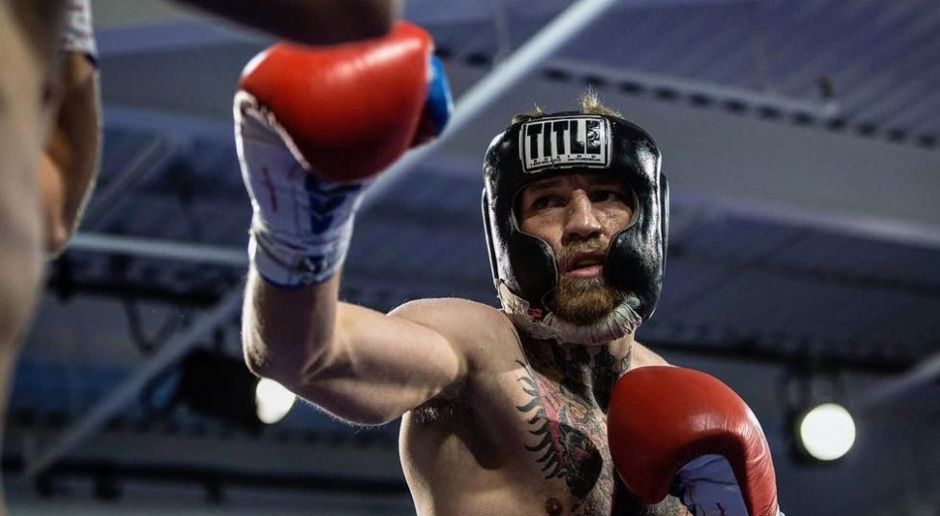 
                <strong>Geht der Mundschutz verloren?</strong><br>
                Wird Conor McGregor während des Kampfs mit Floyd Mayweather sprechen? Wird es Trash Talk geben? Nicht unwahrscheinlich. Daher kann man in Las Vegas auch darauf setzen, ob einer der Kämpfer seinen Mundschutz verliert. Dass Mayweather und McGregor sich vor dem Kampf die Hand reichen, gilt ebenfalls als unwahrscheinlich. Sollte es trotzdem passieren, multipliziert sich der Einsatz mit 2,4.
              