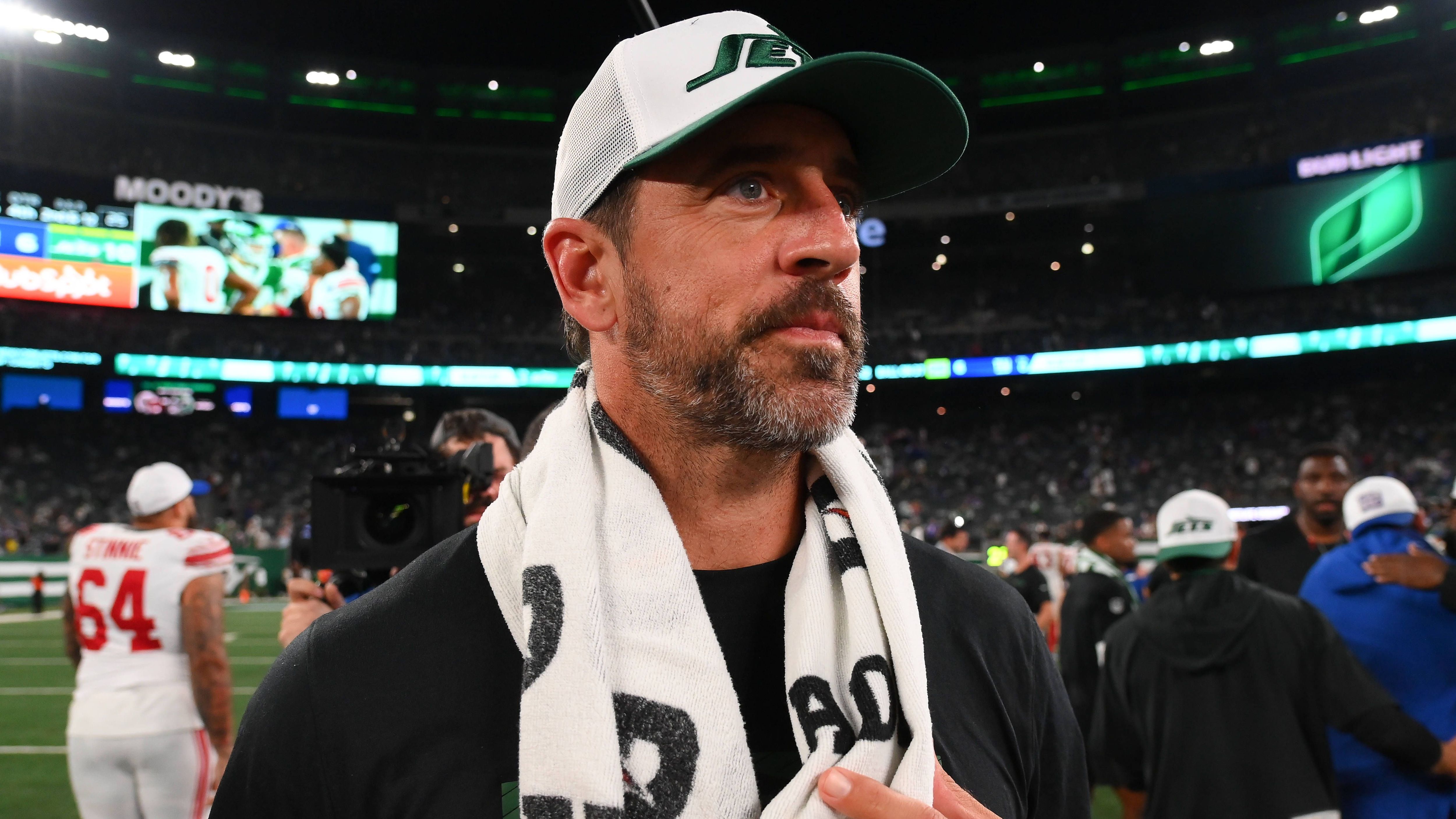 <strong>Aaron Rodgers (New York Jets; Quarterback)</strong><br>Auf ein ganz anderes Pfund an Erfahrung kann Aaron Rodgers zurückgreifen. Nach seiner bitteren Verletzung beim vierten Snap der Vorsaison will es der viermalige MVP noch einmal wissen. Die Jets setzen große Hoffnungen in den 40-Jährigen. Wie viel hat Rodgers noch im Tank? Von dieser Frage hängt ab, ob für die Jets endlich mal wieder die Playoffs drin sind - und vielleicht sogar mehr.