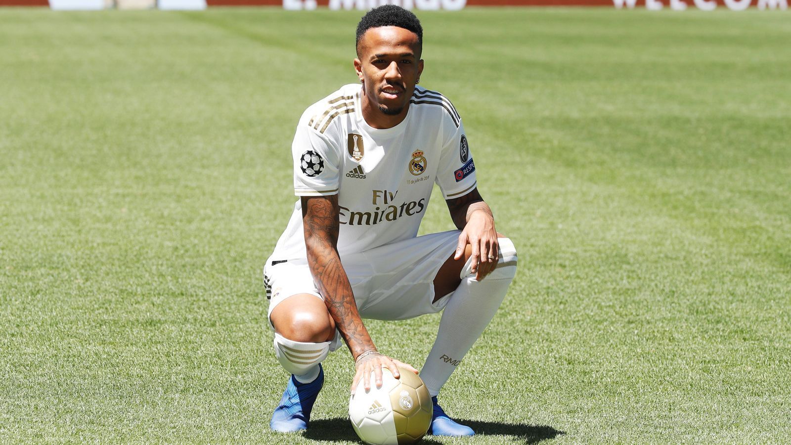 
                <strong>Platz 10: Eder Militao</strong><br>
                Wechsel von: FC Porto zu Real MadridZeitpunkt des Wechsels: Juli 2019Alter zum Zeitpunkt des Wechsels: 21 JahreAblösesumme: 50 Millionen Euro
              