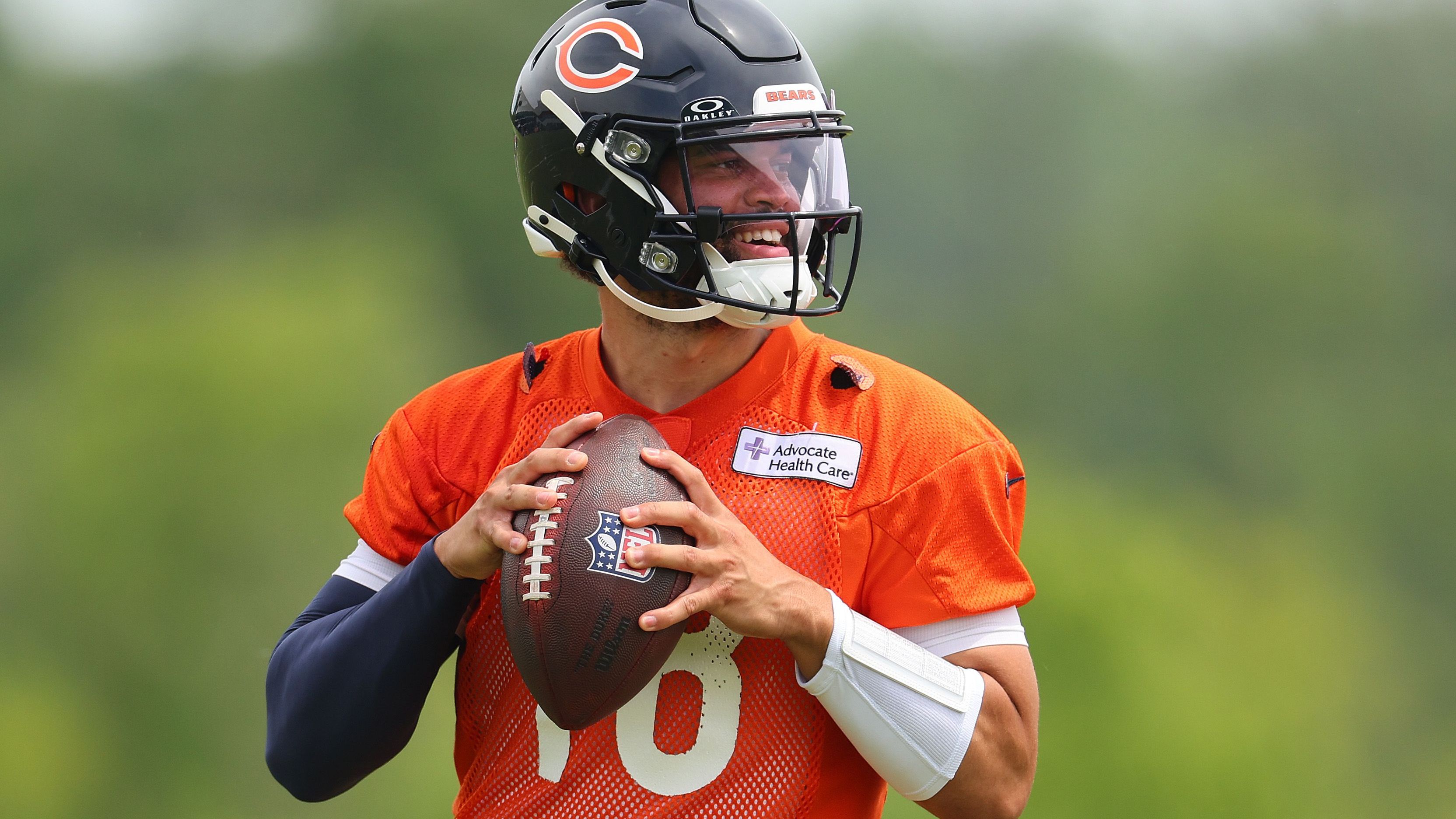 <strong>15. Chicago Bears: Caleb Williams &amp; DJ Moore</strong><br>Der Bär hat dieses Jahr scharfe Krallen. So scharf, dass wir erstmal überlegen mussten, ob wir hier DJ Moore oder Keenan Allen als Top-Receiver sehen. Die Frage wird bleiben, wie schnell sich Williams akklimatisieren kann.