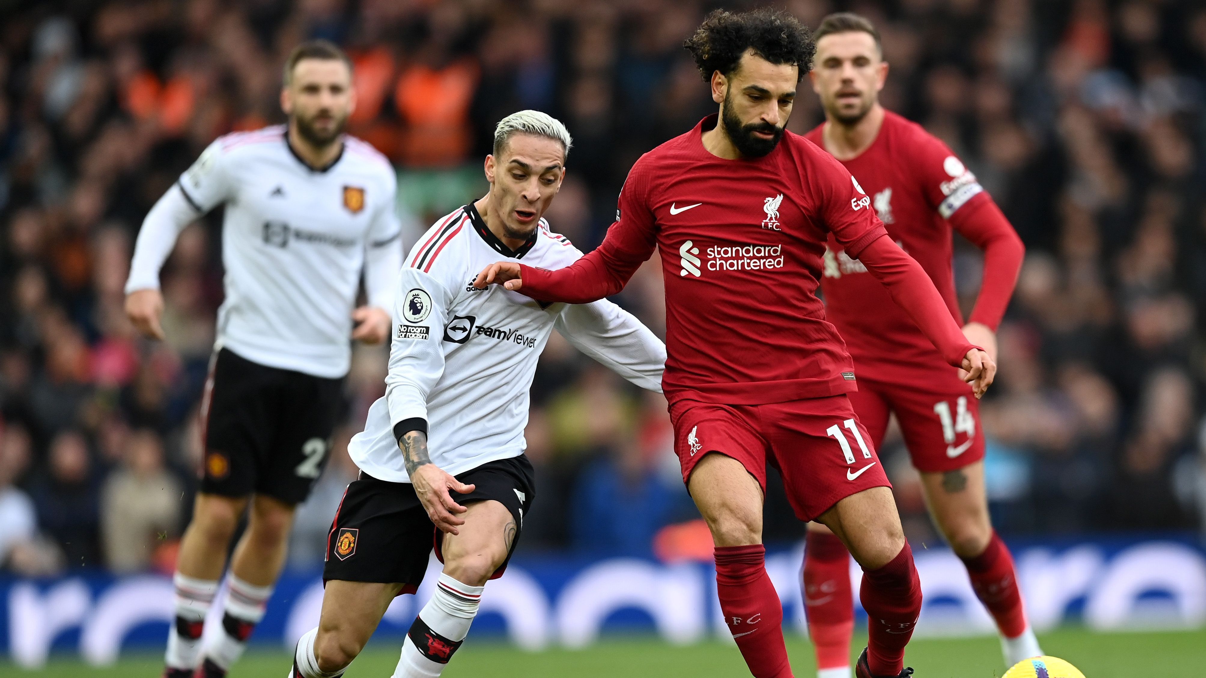 <strong>Antony (FC Liverpool)</strong><br>Wie die "Times" berichtet, hatte Jürgen Klopp als damaliger Trainer des FC Liverpool konkrete Pläne, seinen Top-Scorer Mohamed Salah zu verkaufen. Das Verhältnis zwischen den beiden war angespannt. Ein Ersatz stand auch schon bereit: Linksaußen Antony sollte von Ajax Amsterdam kommen. Der entschied sich jedoch für Manchester United. Salah blieb in Liverpool, Antony floppte bei ManUtd.