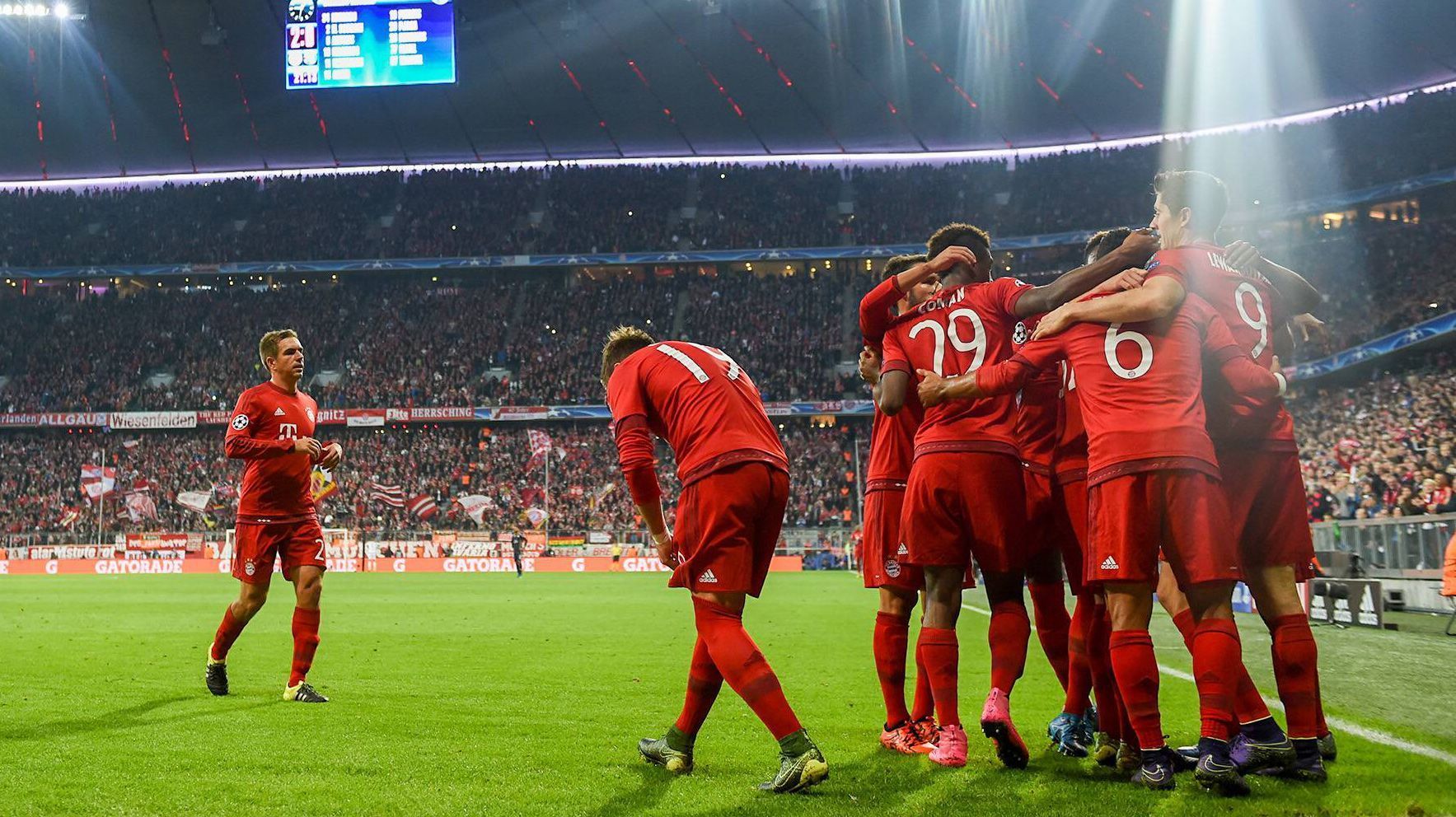 
                <strong>FC Bayern: Top in zehn Statistiken</strong><br>
                Nach den starken Leistungen an den bisherigen vier Spieltagen zählt Bayern München zu den absoluten Top-Favoriten auf den Titel in der Champions League. Die Statistiken belegen: Der deutsche Rekordmeister dominiert die Königsklasse beinahe nach Belieben - gleich zehn Saison-Bestwerte hat sich der FCB gekrallt.
              