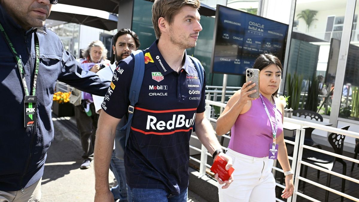 Max Verstappen im Paddock von Mexiko