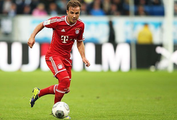 
                <strong>Mario Götze: Von Borussia Dortmund zum FC Bayern München</strong><br>
                Mario Götze: Von Borussia Dortmund zum FC Bayern München. Als der 23-Jährige zum größten Liga-Konkurrenten wechselte, bekam Götze die geballte Fanpower zu spüren - gegen sich. Bis heute gibt es wohl keine Beleidigung, die den BVB-Fans noch nicht zu ihrem einstigen Fan-Liebling eingefallen ist.
              