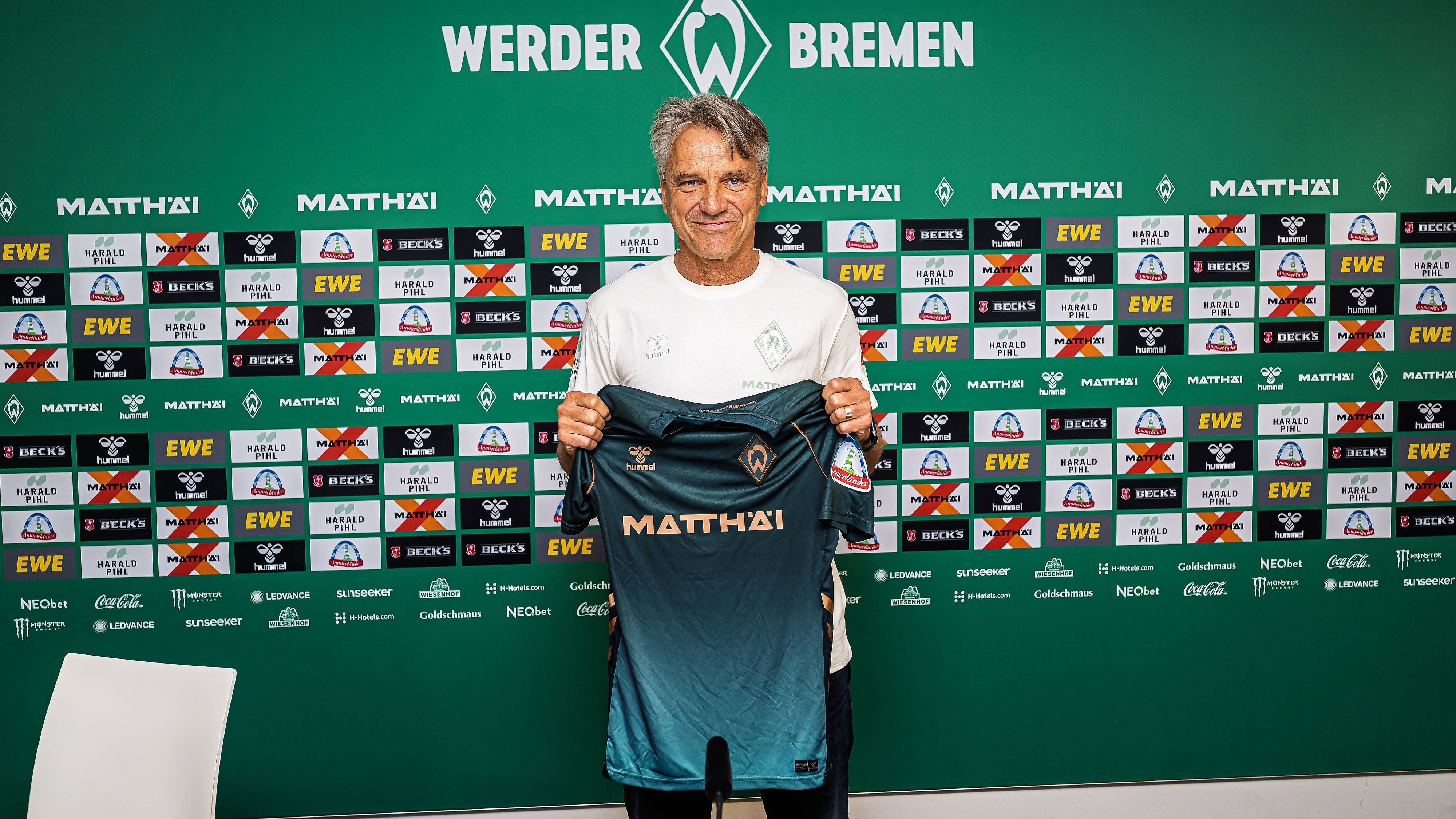 <strong>Platz 15: Horst Steffen</strong><br>Verein: Werder Bremen<br>Gehalt: 1,1 Millionen Euro