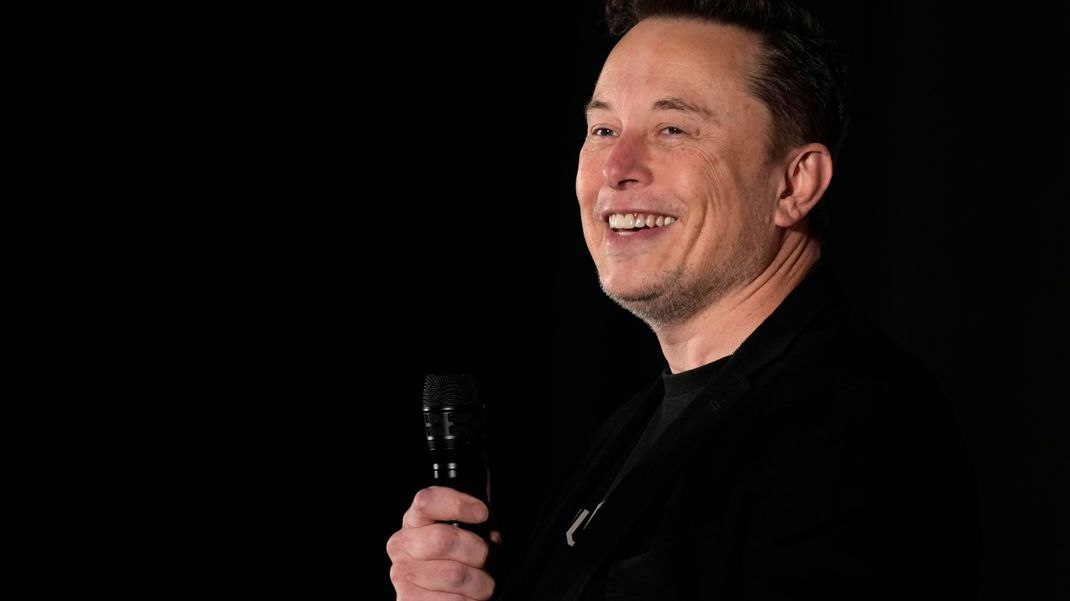 Elon Musk hat einem Medienbericht zufolge eingestanden, in Videospielen betrogen zu haben.