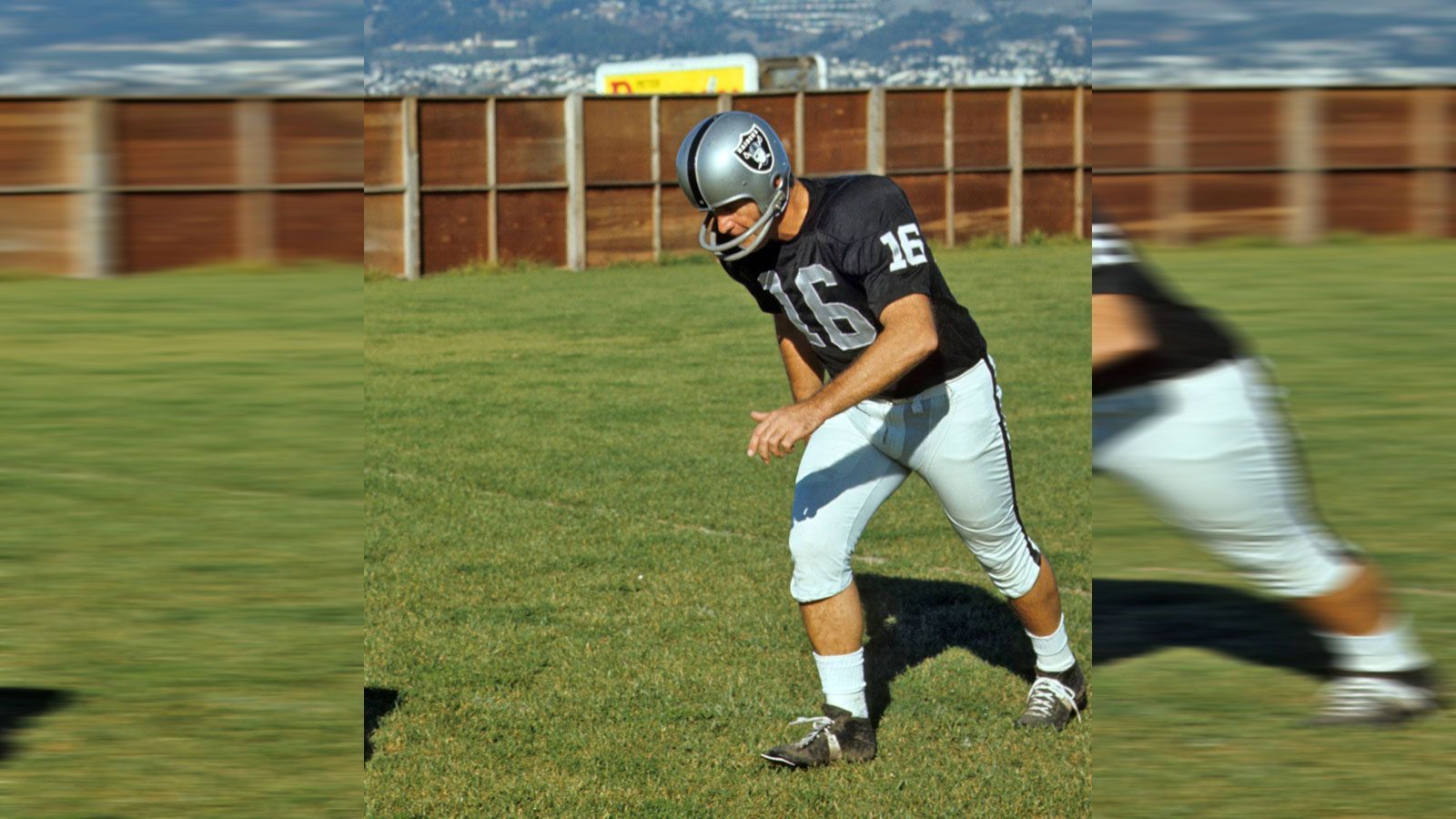 
                <strong>Platz 5: George Blanda</strong><br>
                Platz 5: George Blanda mit 340 Spielen als Quarterback und Kicker zwischen 1949 und 1975 für die Chicago Bears, die Baltimore Colts, die Houston Oilers und die Oakland Raiders.
              