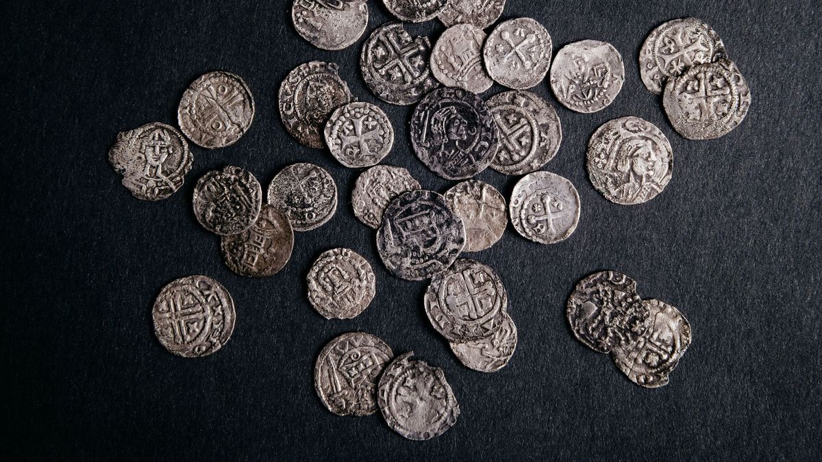 Sensationeller Fund von antiken Silbermünzen auf Rügen