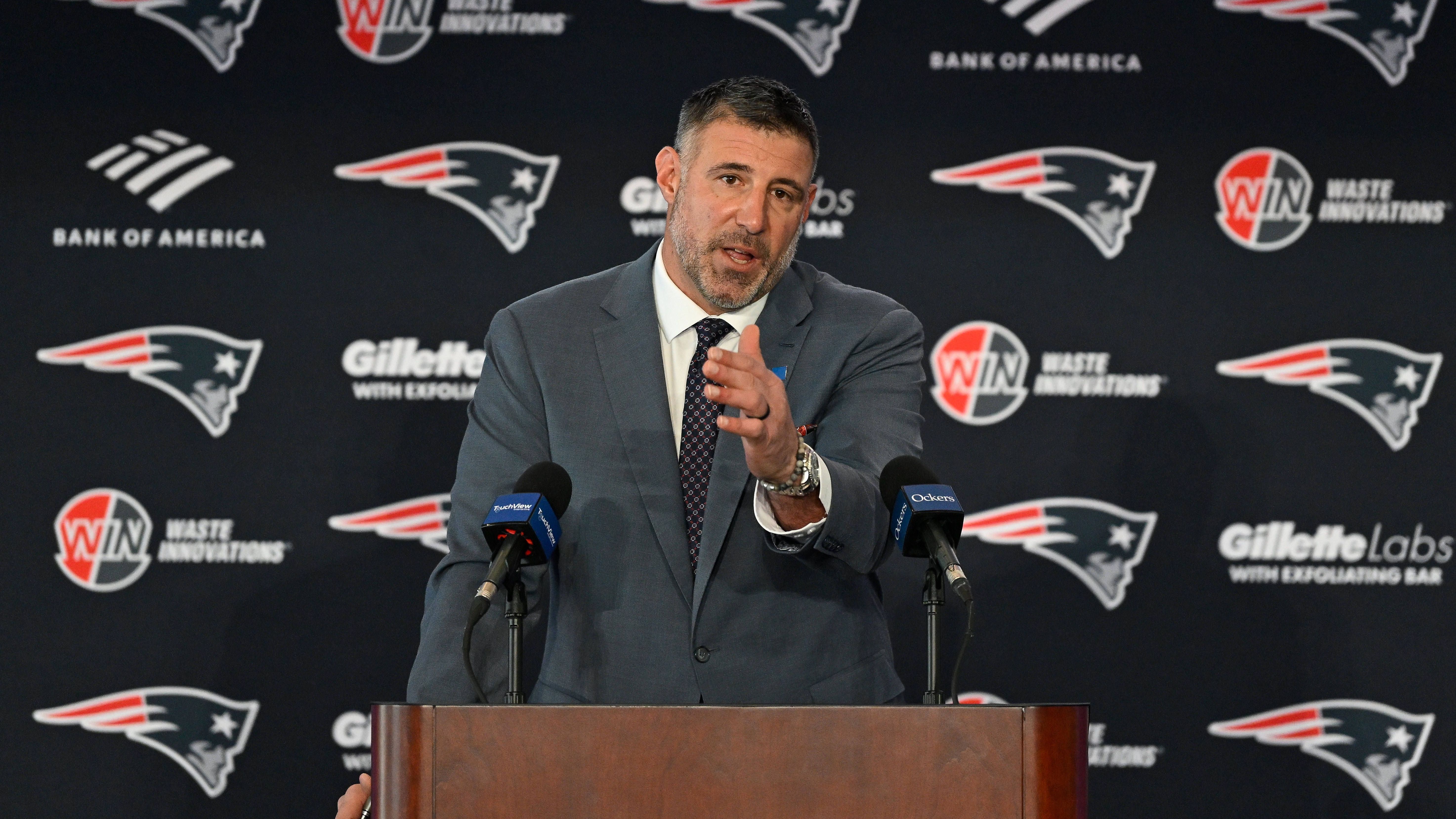 <strong>New England Patriots</strong> <br>Mal wieder ein Neuanfang in Foxborough. Mike Vrabel kehrt als Trainer zu seinem früheren Team zurück, und die Hoffnung ist, dass man rund um die Patriots nach sportlich desaströsen Jahren zumindest mal wieder ein bisschen von früheren Erfolgen träumen kann. Auch wenn das wahrscheinlich noch ein weiter Weg ist.