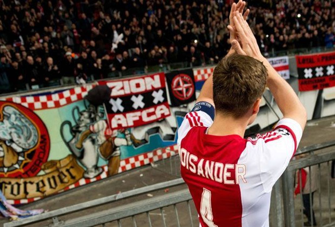 Gestürzter Ajax-Fan ist außer Lebensgefahr