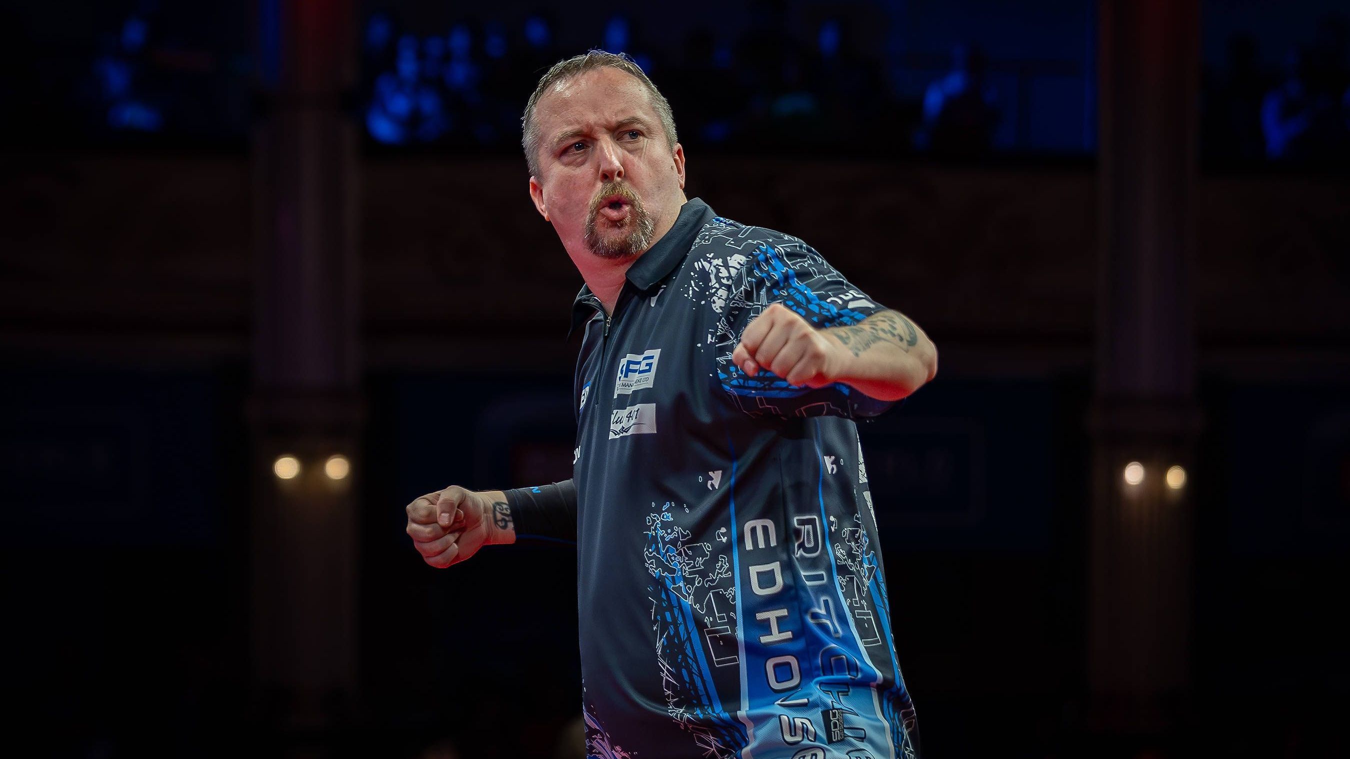 <strong>European Darts Championship<br></strong>Der Titel könnte irreführend sein. Zwar ist das Turnier sozusagen die Darts-EM, es können aber auch Spieler von anderen Kontinenten teilnehmen - Voraussetzung ist, dass sie zu den besten 32 auf der zuvor beendeten European Tour gehörten. <a data-li-document-ref="452106" href="https://www.ran.de/sports/darts/news/darts-em-pietreczko-verpasst-halbfinale-edhouse-triumphiert-452106">2024 holte völlig überraschend Ritchie Edhouse seinen ersten großen Titel</a>, Taylor und van Gerwen siegten jeweils vier Mal.