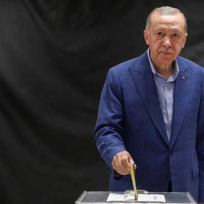 Der türkische Präsident Erdogan bei der Stimmabgabe