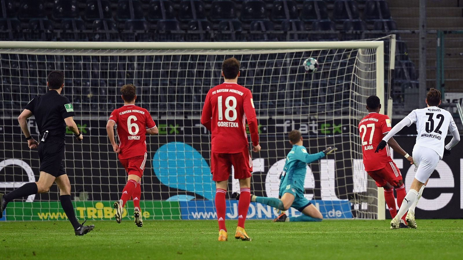 
                <strong>FC Bayern: Die Krisen-Zahlen zur desolaten Defensive</strong><br>
                Die Abwehr von Triplesieger Bayern München ist in der Saison 2020/21 zu einer Bundesliga-Schießbude verkommen. ran.de zeigt die Zahlen zum Defensiv-Dilemma der Münchner. (Stand: 8. Januar 2021)
              