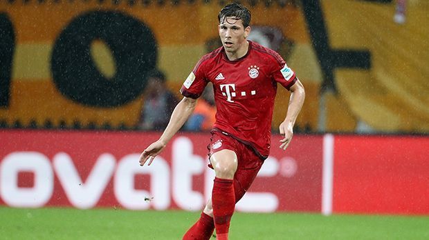 
                <strong>Pierre-Emile Höjbjerg (Abgang: FC Bayern München)</strong><br>
                Pierre-Emile Höjbjerg (Abgang FC Bayern München): Nach Stationen beim FC Augsburg und Schalke 04, die Höjbjerg jeweils vom FC Bayern München ausliehen, unterschreibt der 20-jährige jetzt einen langfristigen Vertrag in England. Der FC Southhampton bindet den dänischen Nationalspieler für fünf Jahre bis 2021. "Ich bin sehr erfreut. Es ist eine große Möglichkeit für mich. Ich freue mich darauf alles für den Verein zu geben. Sie setzen Vertrauen in mich und das will ich auch zurückzahlen", äußert sich Höjbjerg zum Transfer. Über die Ablöse wurde Stillschweigen vereinbart - sie soll sich laut Medienberichten auf rund 15 Millionen Euro belaufen.
              