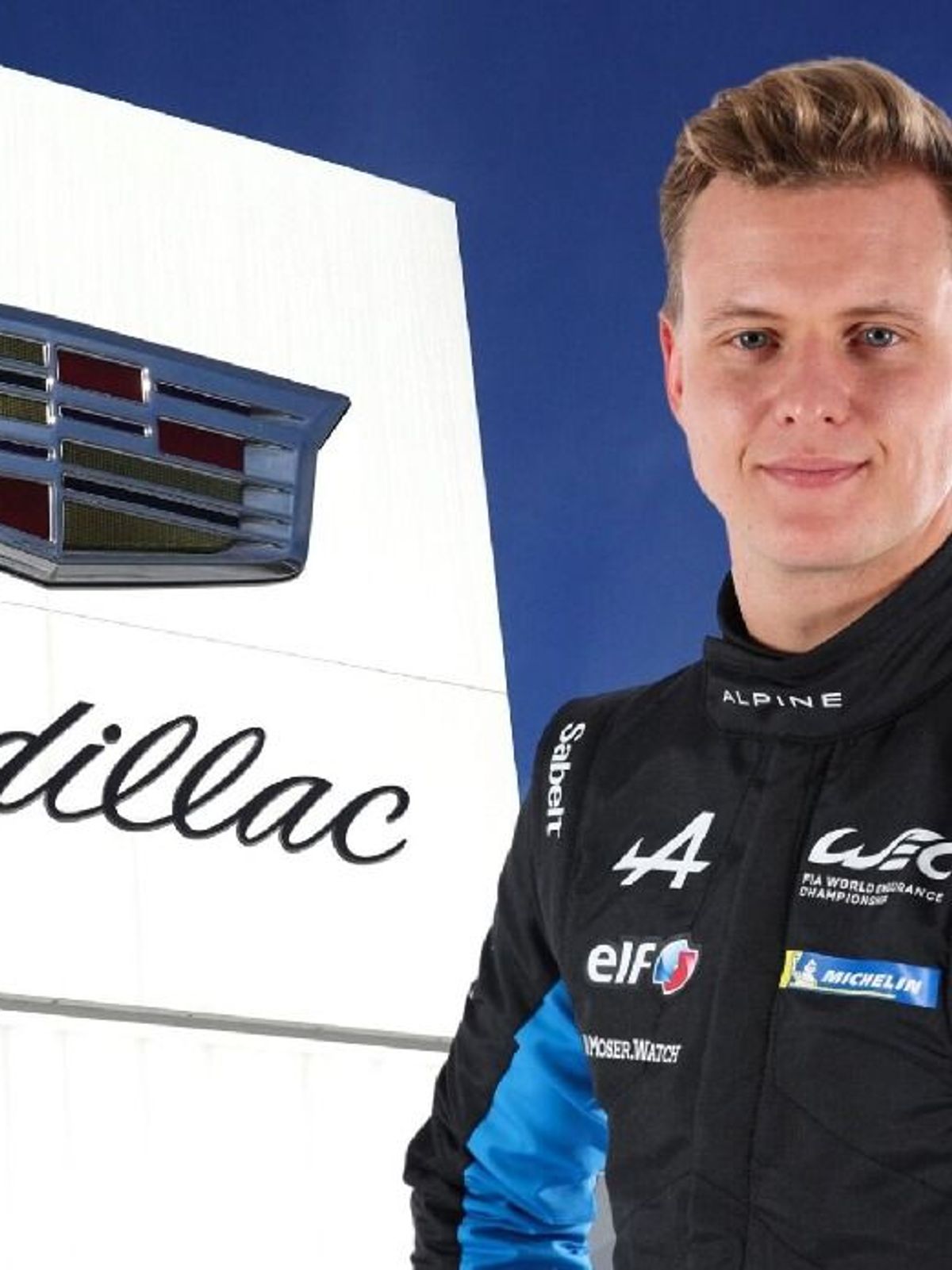 Mick Schumacher posiert vor einem Cadillac-Logo (Fotomontage)