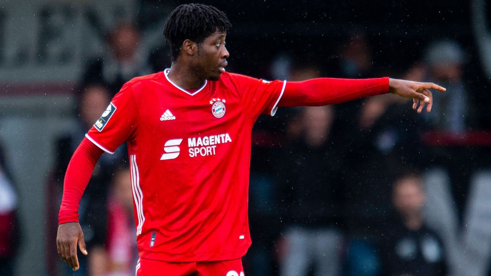 
                <strong>Platz 1: Bright Akwo Arrey-Mbi (17 Jahre und 250 Tage)</strong><br>
                Debütdatum: 1. Dezember 2020 - Gegner: Atletico Madrid - Position: Innenverteidiger / Linker Verteidiger
              