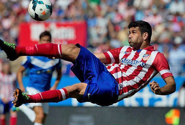 
                <strong>Erster Versuch bei Atletico</strong><br>
                Diese Quote lässt auch die Verantwortlichen von Atletico jubeln. Drei Jahre nach seiner Verpflichtung darf Diego Costa 2010 erstmals für die Rojiblancos in der Liga auflaufen. Sechs Treffer gelingen ihm in 28 Spielen, darunter ein Dreierpack bei Osasuna.
              