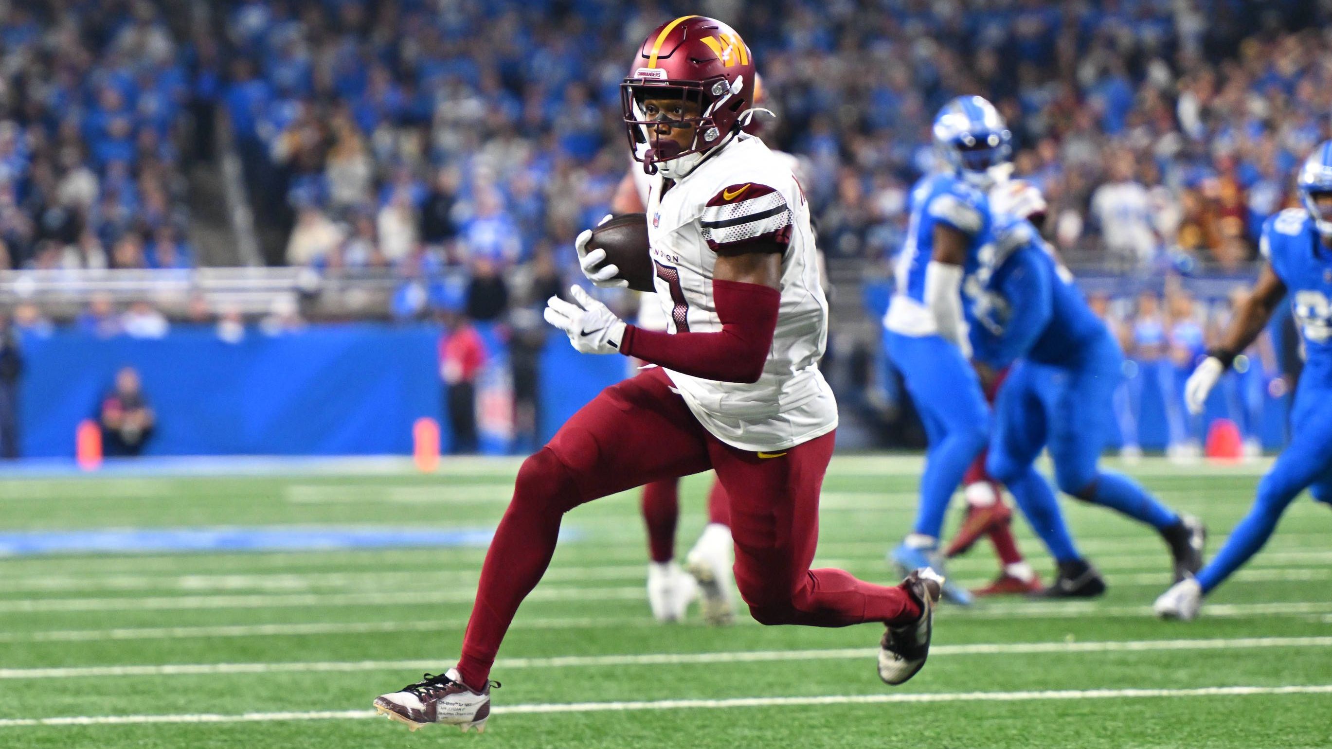 <strong>Terry McLaurin (Washington Commanders)</strong><br>Alter: 29<br>Position: Wide Receiver<br>Durchschnittliches Jahresgehalt: 32 Millionen Dollar<br><strong>Bestbezahlter Spieler des gesamten Teams</strong>