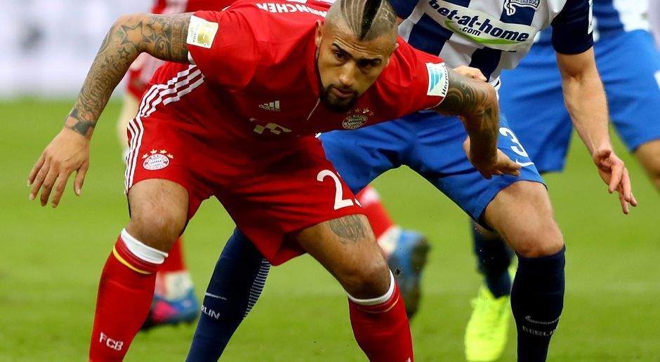 
                <strong>Arturo Vidal</strong><br>
                Arturo Vidal: Fiel in Halbzeit eins hauptsächlich durch die Szene in der 20. Minute auf, in der er den Berliner Freistoß verursachte, der zur Führung der Gastgeber führte. Ob Vidal wirklich ein Foulspiel beging, ist streitbar. Seine kämpferischen Stärken konnte der Chile in Berlin nicht ausspielen, die Dominanz in der Mitte fehlte etwas. ran-Note: 4
              