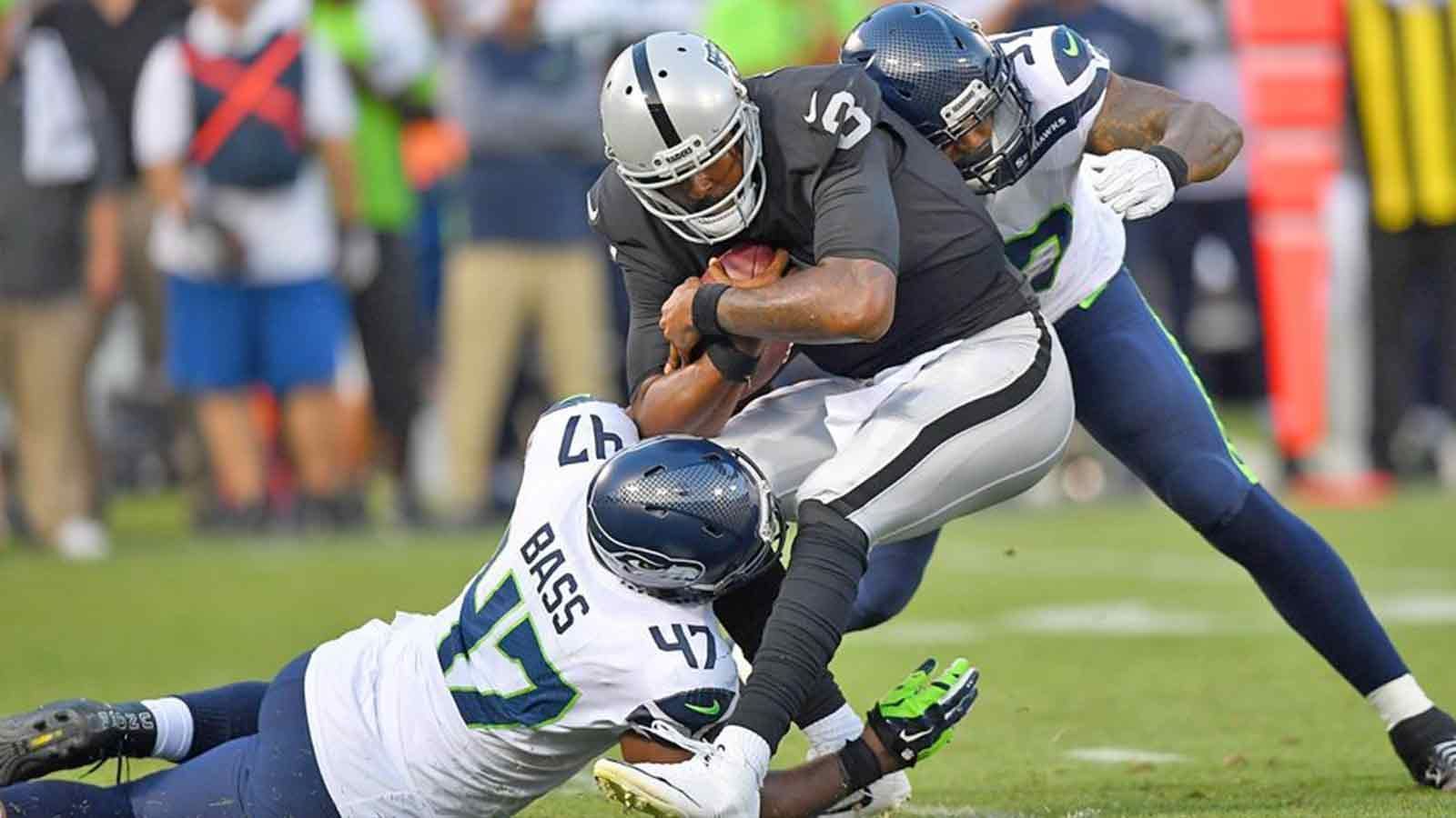 <strong>2018 in London: Oakland Raiders vs. Seattle Seahawks</strong><br>
                Im ersten London Game der Saison 2018 verpassten Russell Wilson und Co. dem Team aus Kalifornien eine echte Abreibung. 27:3 hieß es am Ende nach drei Touchdown-Pässen des "Hawks"-Quarterbacks, die Raiders fanden erst im letzten Viertel auf das Scoreboard.
