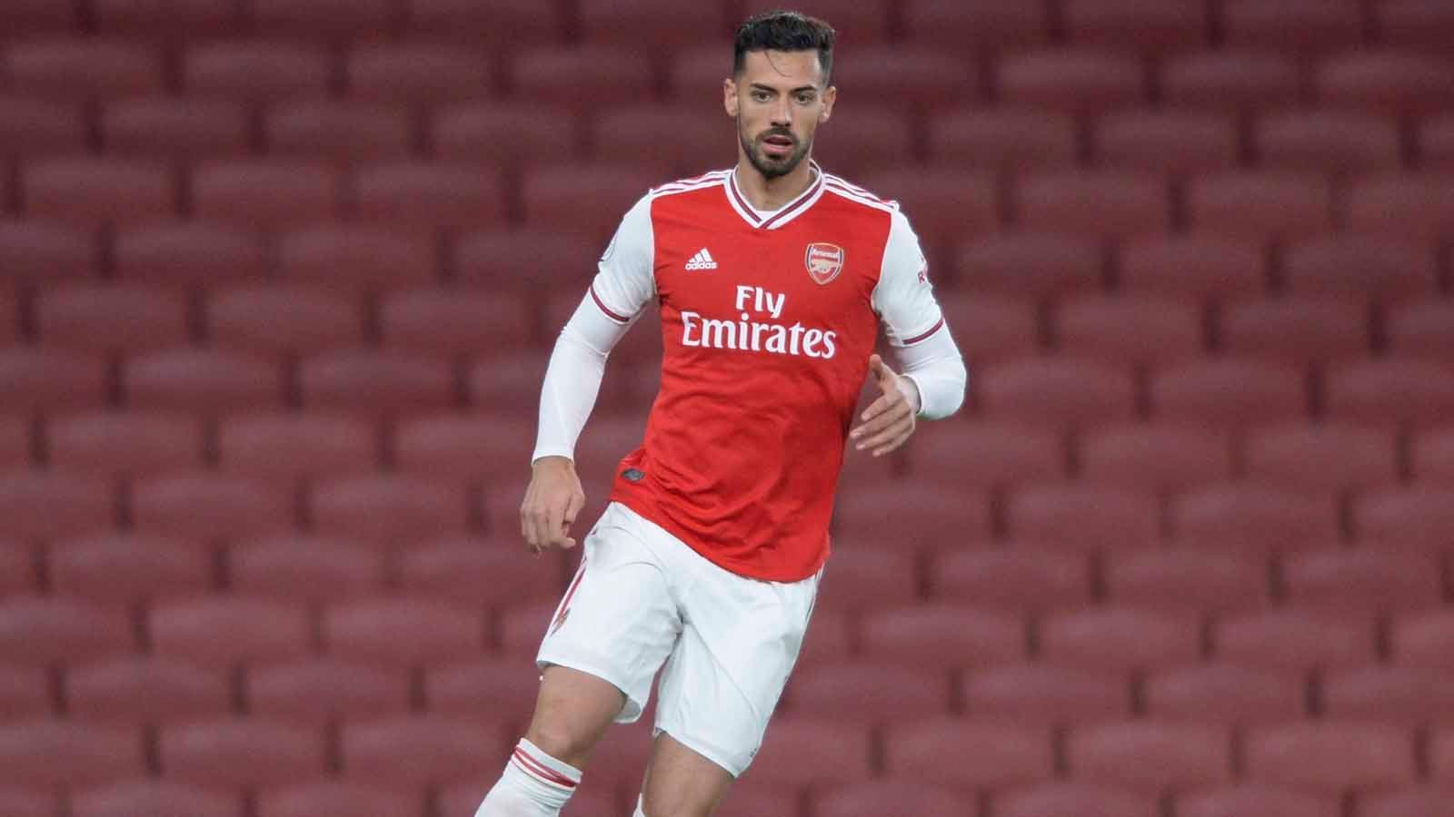 
                <strong>FC Arsenal</strong><br>
                Allzu groß verändert wurde der Kader der "Gunners" nicht. Innenverteidiger Pablo Mari (Foto), der in der Rückrunde bereits ausgeliehen war und sich nach zwei Spielen eine Verletzung zuzog, wurde für acht Millionen Euro fest verpflichtet. Der Königstransfer ist sein Positionskollege Gabriel Magalhaes, der für 26 Millionen Euro vom LOSC Lille geholt wurde. Der 32-jährige Rechtsaußen Willian kommt ablösefrei vom FC Chelsea. Mesut Özil könnte den Verein verlassen, falls ein passendes Angebot kommt. Mit der Eingespieltheit und den jüngsten Erfolgserlebnissen im Rücken könnte Arsenal einen Schritt nach vorne machen. ran.de-Tipp: Arsenal landet auf Platz 4.
              