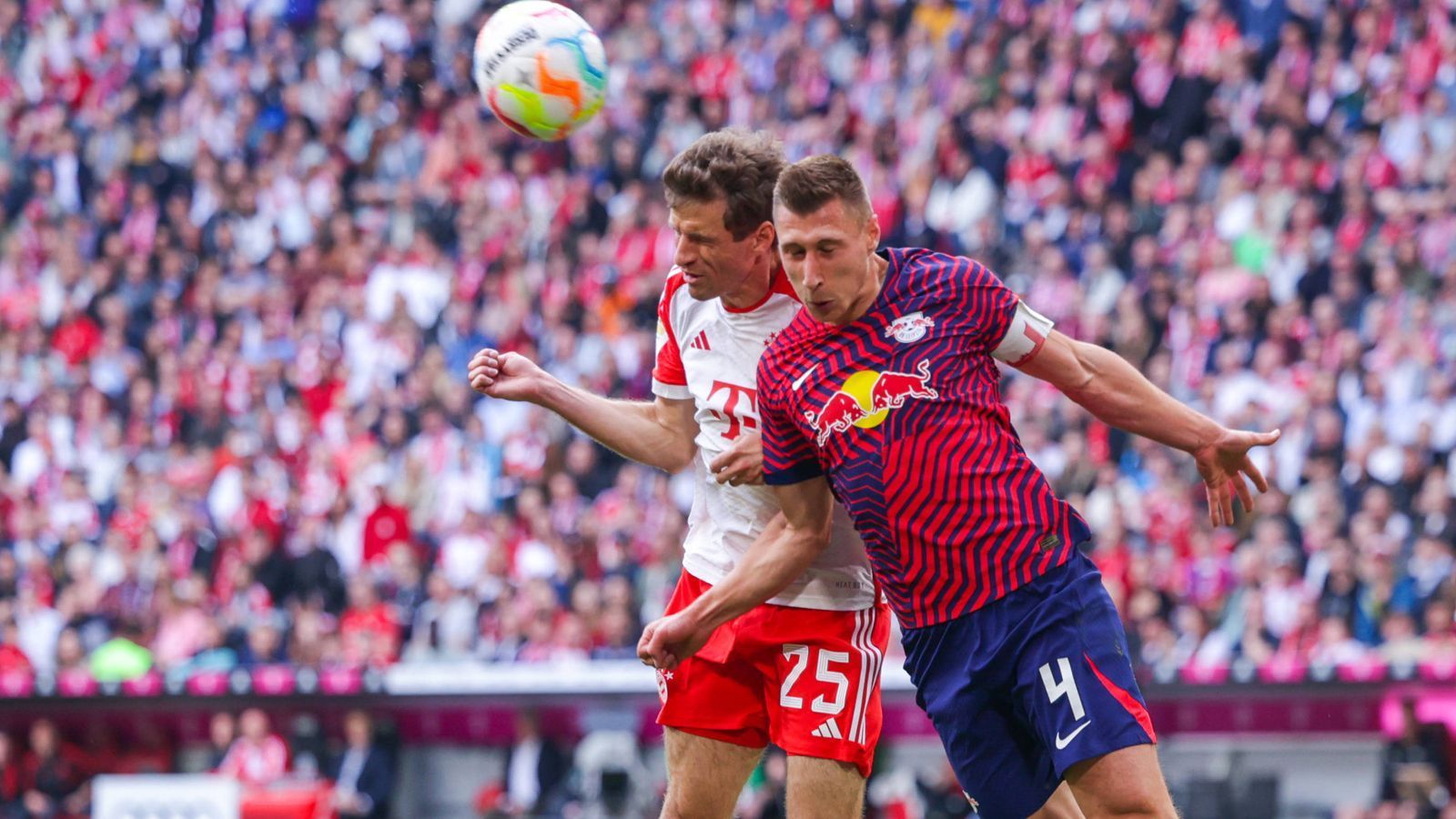 
                <strong>Willi Orban (RB Leipzig)</strong><br>
                Ordentliche Partie des Kapitäns, der häufig als letzter Mann zur Stelle ist. Bekommt aber immer wieder Probleme, wenn Bayern das Spiel schnell macht. So wie beim 0:1, als er allerdings auch von seinen Mitspielern allein gelassen wird. Am Ende der Turm in der Leipziger Abwehrschlacht. ran-Note: 2
              