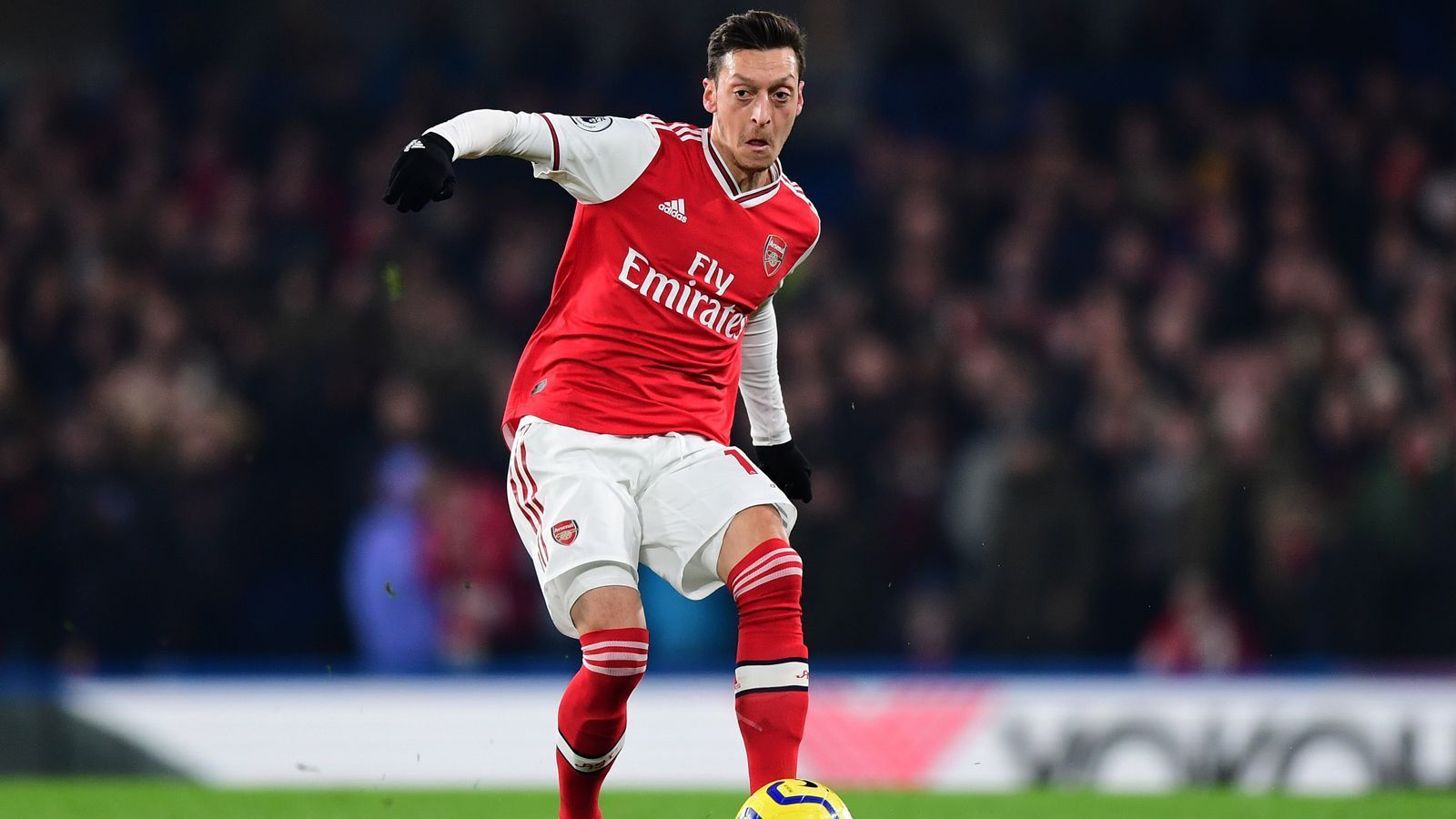 
                <strong>Platz 31 - Mesut Özil (FC Arsenal)</strong><br>
                &#x2022; Ablösesumme: 100 Millionen Euro<br>&#x2022; Wechsel von Real Madrid zum FC Arsenal (2013)<br>
              