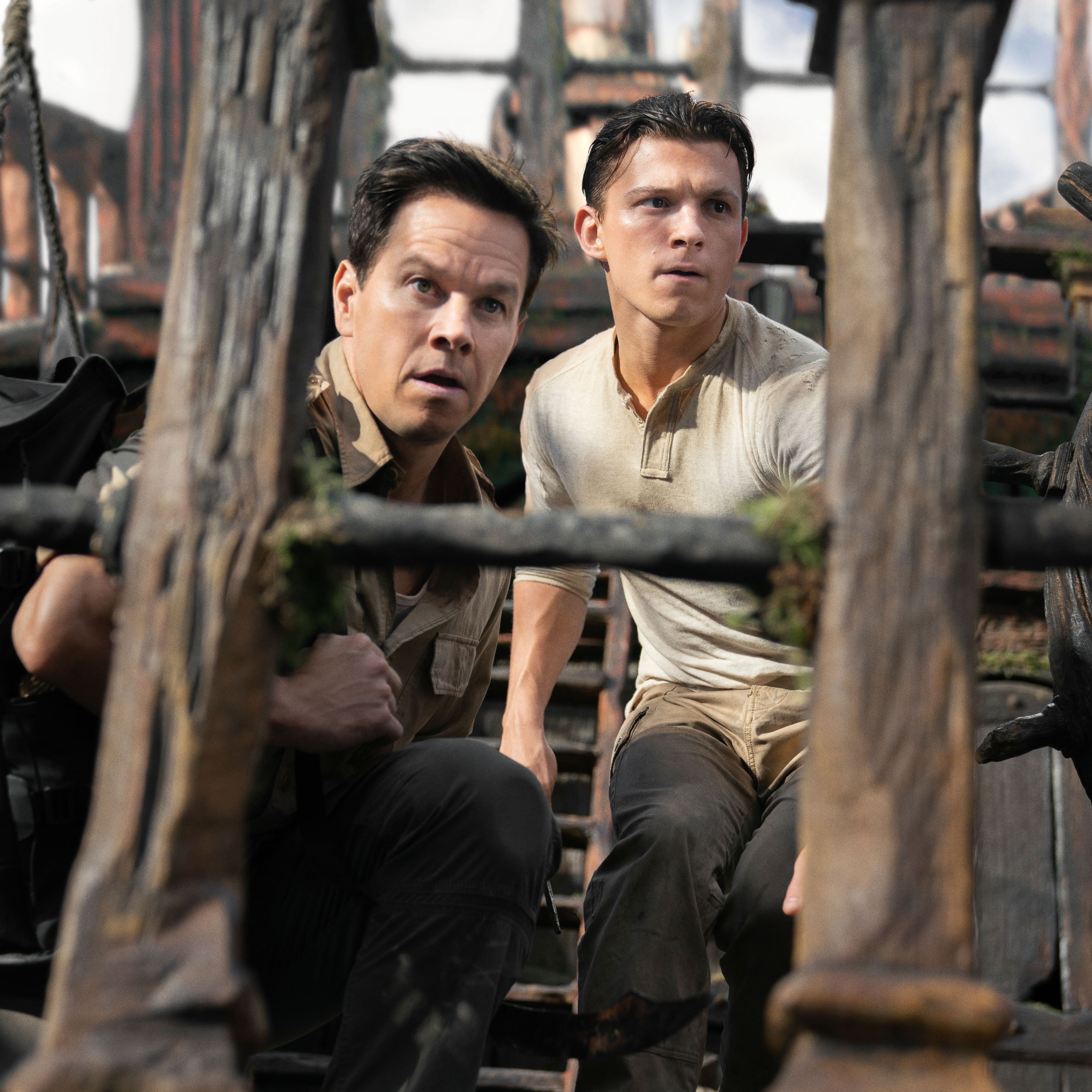 Mark Wahlberg und Tom Holland in "Uncharted" 2022