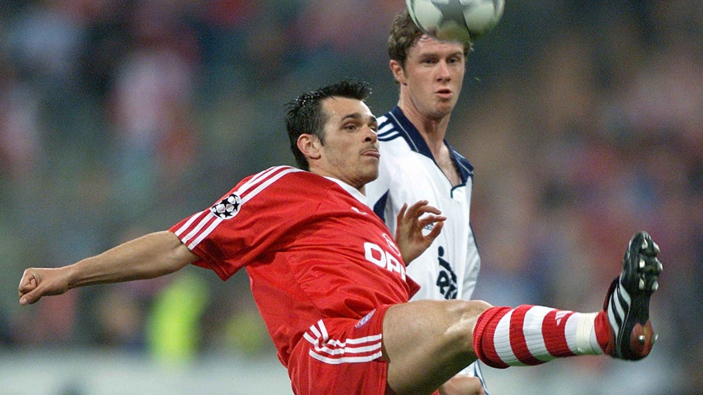 
                <strong>2000/2001: Willy Sagnol (7,7 Millionen Euro)</strong><br>
                Die Halbfeldflanken des Franzosen sind noch heute Kult. Einst musste der FC Bayern 7,7 Millionen Euro an die AS Monaco überweisen, um sich Sagnols Dienste zu sichern. 
              