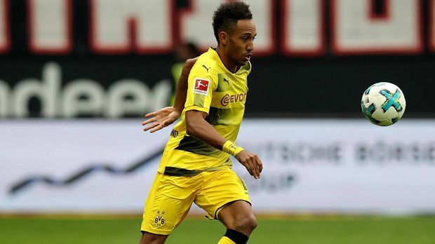 
                <strong>Pierre-Emerick Aubameyang</strong><br>
                Karibik-Liebe: Pierre-Emerick Aubameyang ist vor allem auf Barbados beliebt. Nationaltrainer Ahmed Mohamed und Kapitän Mario Harte wählten den BVB-Stürmer auf Platz eins. Gabuns Bruno Ecuele Manga wählte Auba hingegen nur auf Platz drei. Immerhin: Unmittelbar hinter Ronaldo und Messi.
              