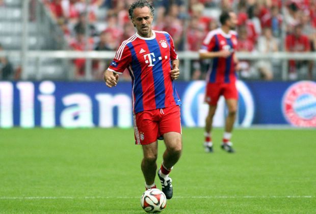 
                <strong>Maurizio Gaudino</strong><br>
                Maurizio Gaudino spielte unter anderem bei Waldhof Mannheim, Eintracht Frankfurt und dem VfB Stuttgart. Das Dress der Bayern trägt Gaudino für die "All-Stars"-Mannschaft, sein Sohn debütierte unter Pep Guardiola für die Profis. 
              