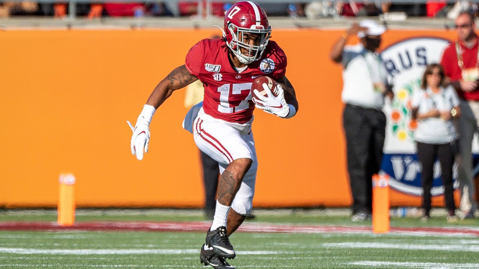 
                <strong>Pick 12: Philadelphia Eagles - Jaylen Waddle</strong><br>
                &#x2022; Wide Receiver -<br>&#x2022; Alabama<br>
              