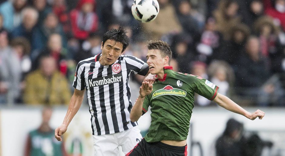 
                <strong>SC Freiburg gegen Eintracht Frankfurt</strong><br>
                SC Freiburg gegen Eintracht Frankfurt (Sonntag, ab 15 Uhr im Liveticker): Der SC Freiburg muss in dieser Saison keine Dreifachbelastung hinnehmen. Nach dem Aus in der Europa-League-Qualifikation gegen NK Domzale können sich die Breisgauer voll auf die Bundesliga konzentrieren. Trainer Christian Streich wird sein Team wieder optimal auf die Mission Klassenerhalt einstellen. Die Eintracht, die sich nach vielen Abgängen wieder im Umbruch befindet, wird das Duell knapp verlieren. ran.de-Tipp: 2:1
              