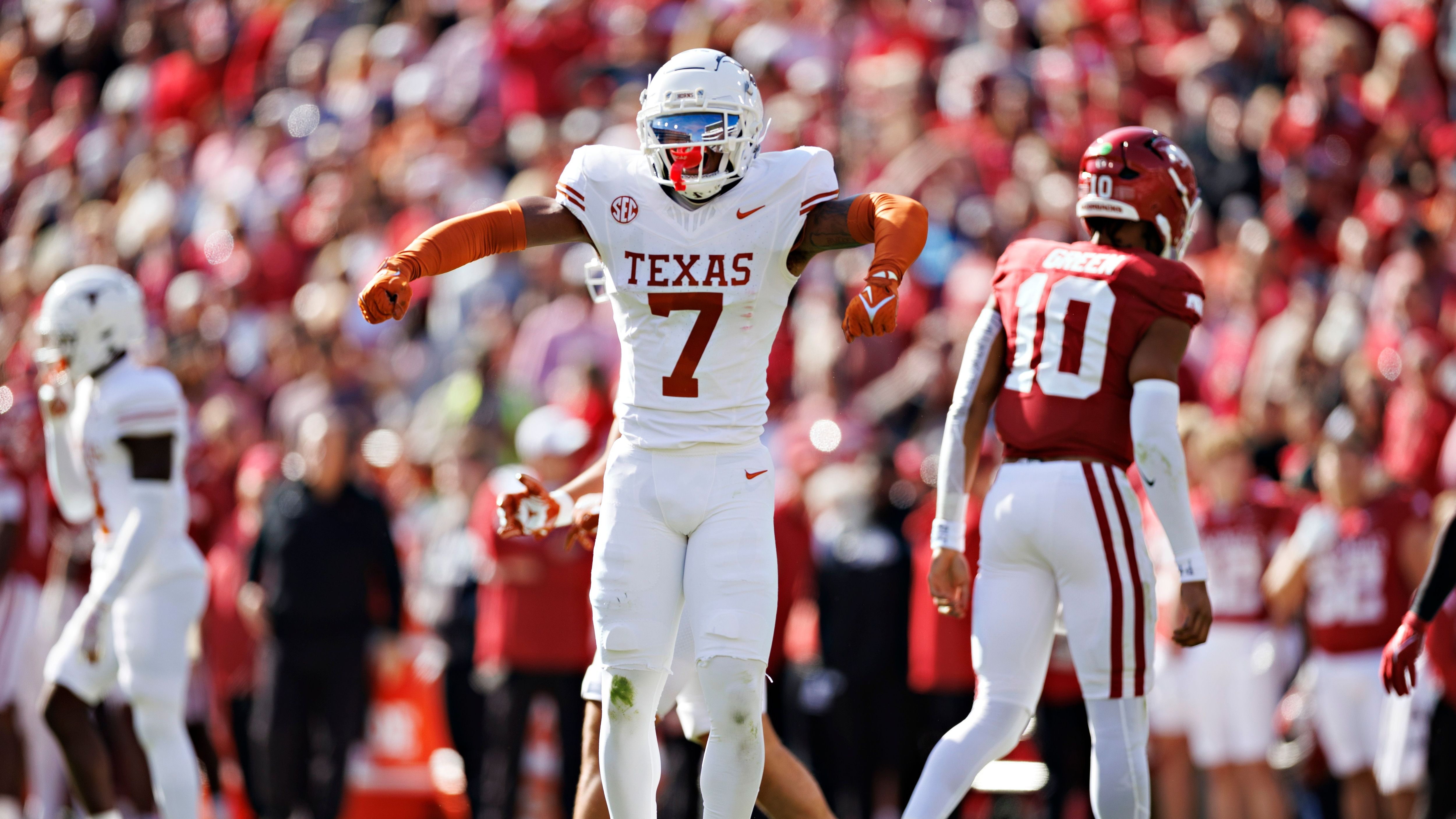 <strong>Texas University</strong><br>NFL:<br>- Kelvin Banks Jr. (Saints)<br>- Jahdae Barron (Broncos; Bild)<br>- Matthew Golden (Packers)<br>- Alfred Collins (49ers)<br>- Andrew Mukuba (Eagles)<br>- Vernon Broughton (Saints)<br>- Gunnar Helm (Titans)<br>- Barryn Sorrell (Packers)<br>- Jaydon Blue (Cowboys)<br>- Cameron Wiliams (Eagles)<br>- Hayden Conner (Cardinals)<br>- Quinn Ewers (Dolphins)<br>NBA:<br>- Tre Johnson (Wizards)