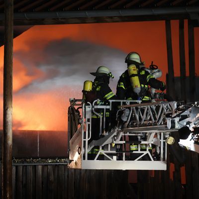 Großbrand auf einem Wertstoffhof in Radeberg