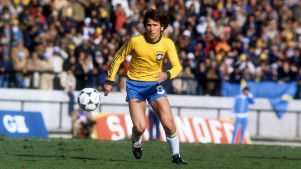 
                <strong>Zico (Brasilien)</strong><br>
                Zico (Brasilien) war in den 70er und 80er-Jahren einer der populärsten Spieler Brasiliens. In 88 Länderspielen schoss der "weiße Pele" 66 Tore. Wie das Original verpasste auch Zico einen Sieg bei der Copa.
              