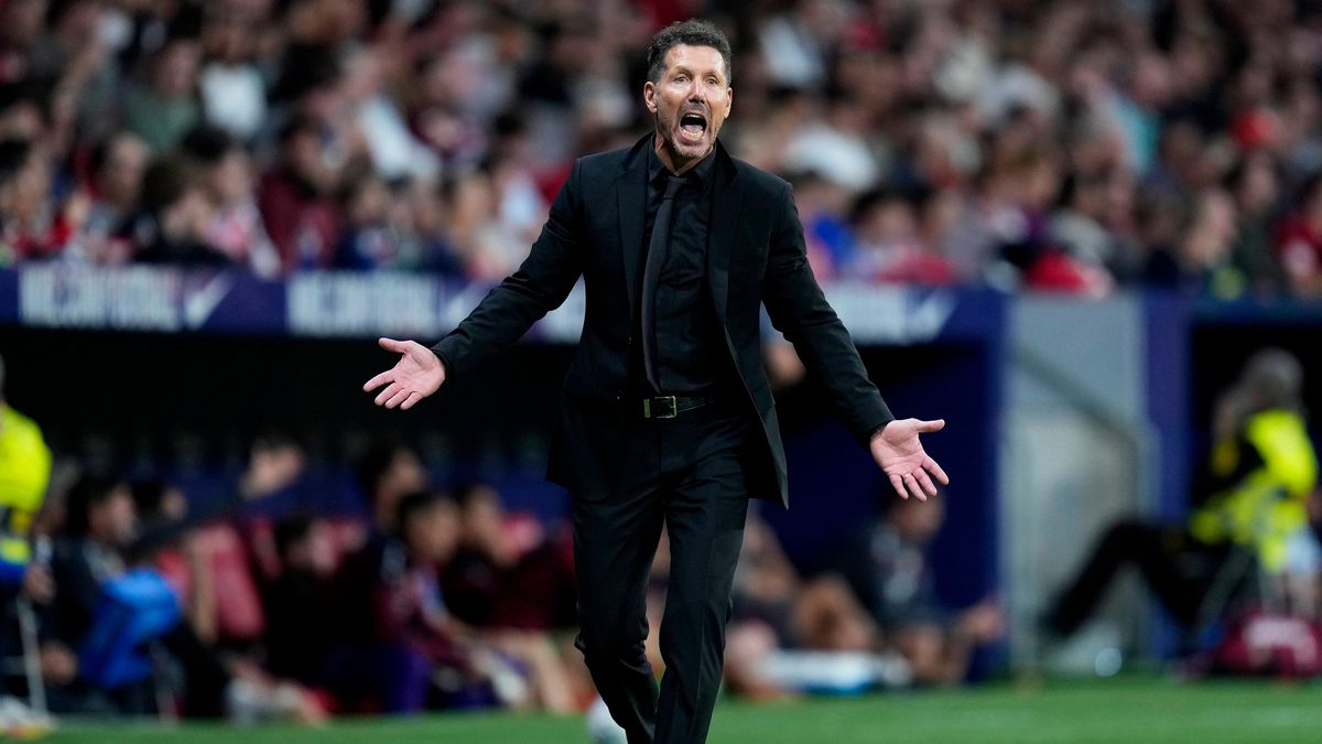 ESP: Atletico de Madrid - CA Osasuna. La Liga EA Sports. Date 9 Diego Simeone head coach of Atletico de Madrid during the La Liga EA Sports match between Atletico de Madrid and CA Osasuna played at...