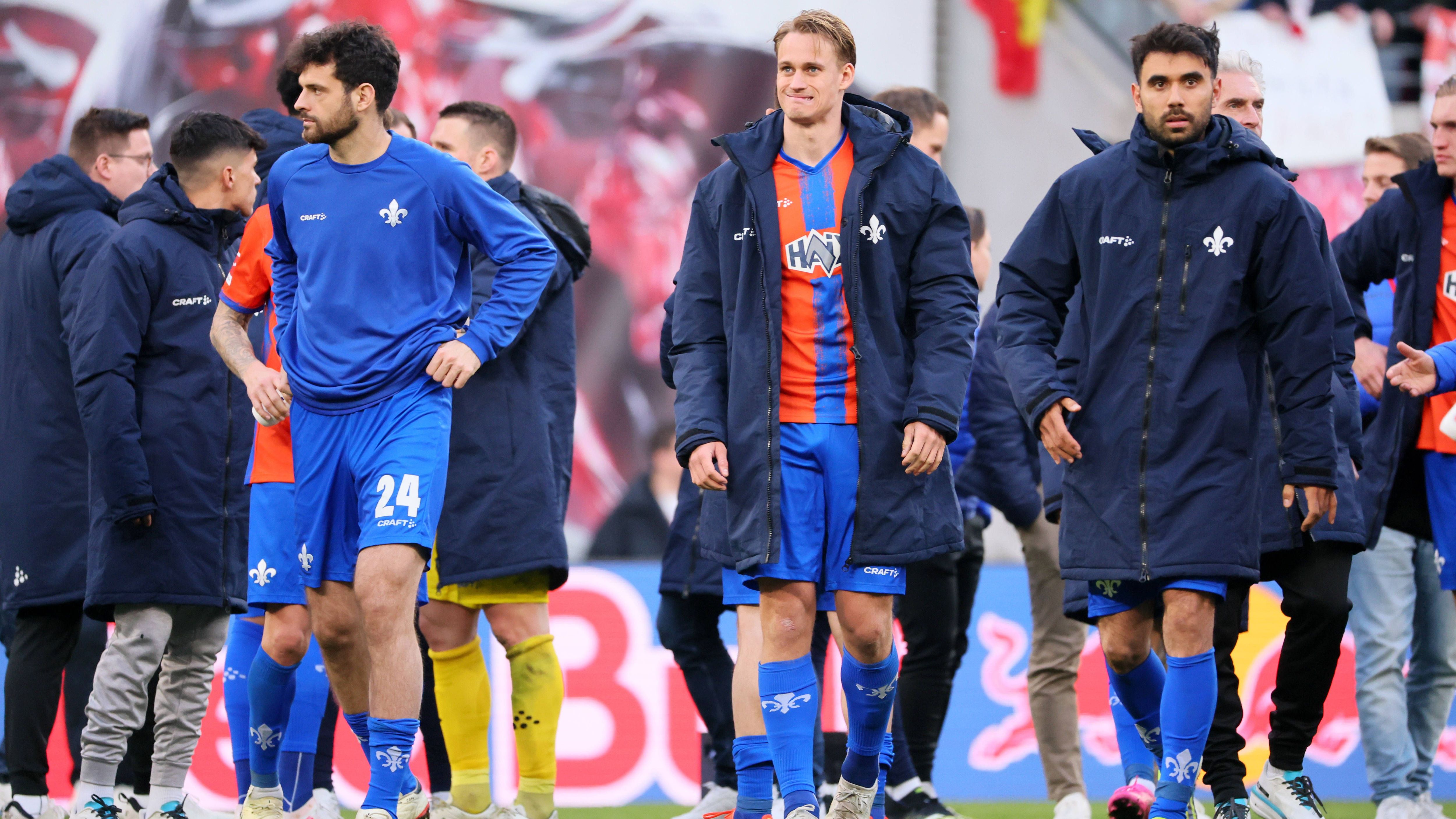 <strong>Darmstadt ist gebrochen und schafft nicht Mal 20 Punkte</strong><br>Es könnte also noch richtig bitter werden für die Lilien. Das Restprogramm ist okay - Darmstadt allerdings gebrochen. Am Ende der Saison reicht es nicht mal für 20 Punkte. Da hilft auch keine Ansage der Ultras.