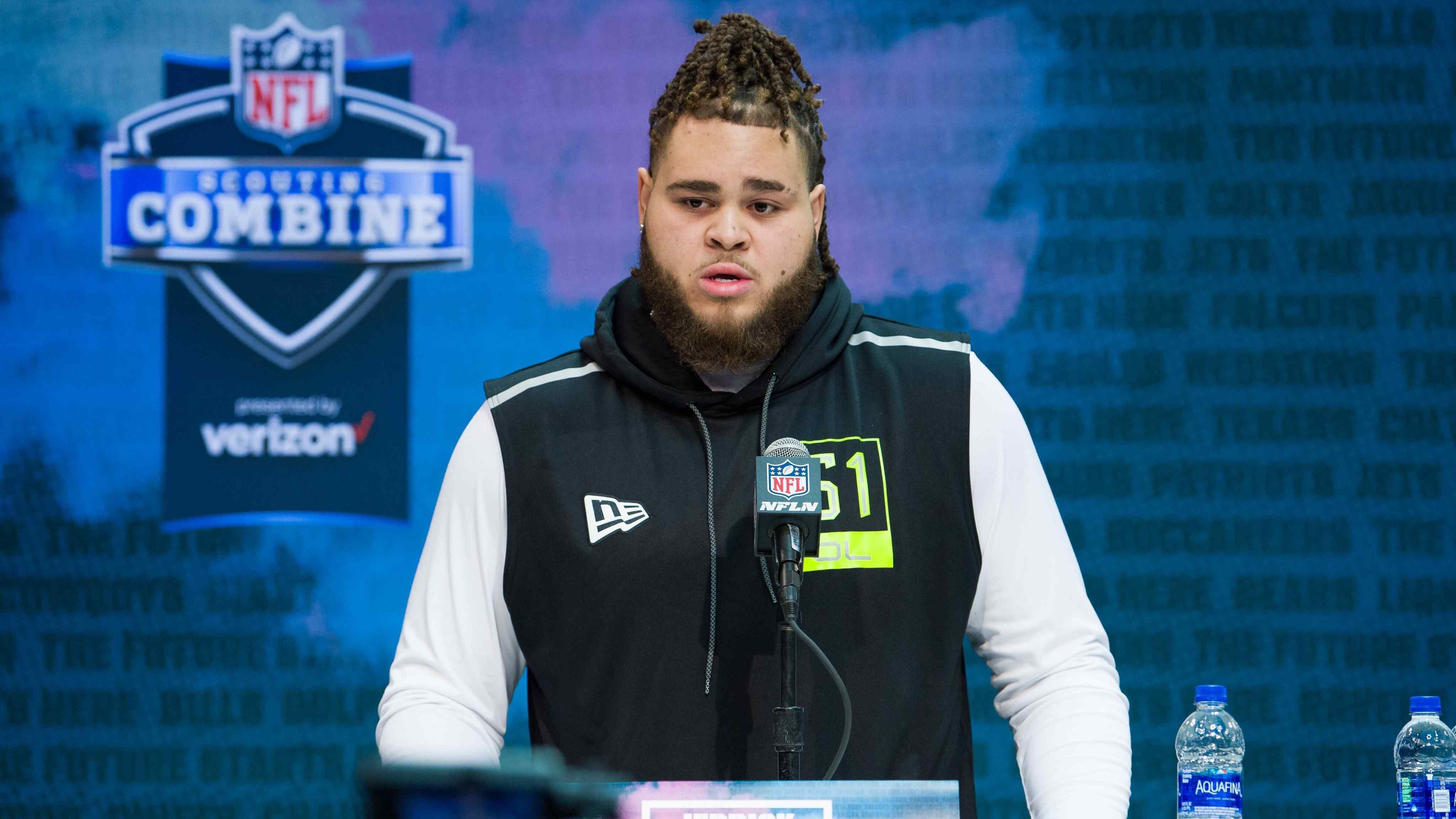 
                <strong>10. Pick - Jedrick Wills (Cleveland Browns) </strong><br>
                 - Vertrag unterschrieben: Ja - Signing Bonus: 11.889.390 US-Dollar - Gesamtgehalt: 19.702.911 US-Dollar 
              