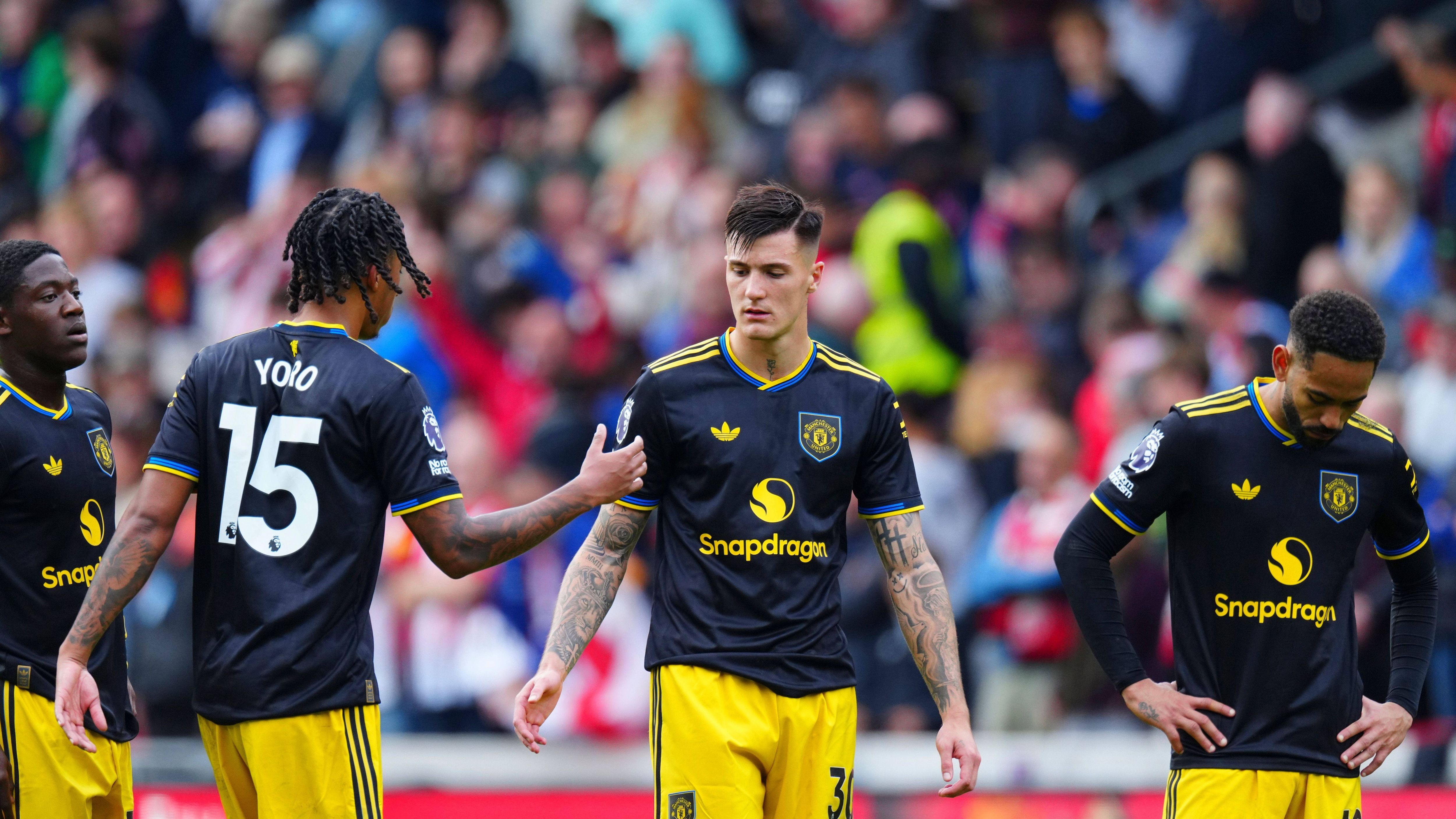 <strong>10. Manchester United</strong><br><strong>Kadermarktwert:</strong> 723,2 Millionen Euro<br><strong>Wertvollster Spieler:</strong> Benjamin Sesko, 22 Jahre, Sturm, 70 Millionen Euro Marktwert (Bild: 2. von rechts)