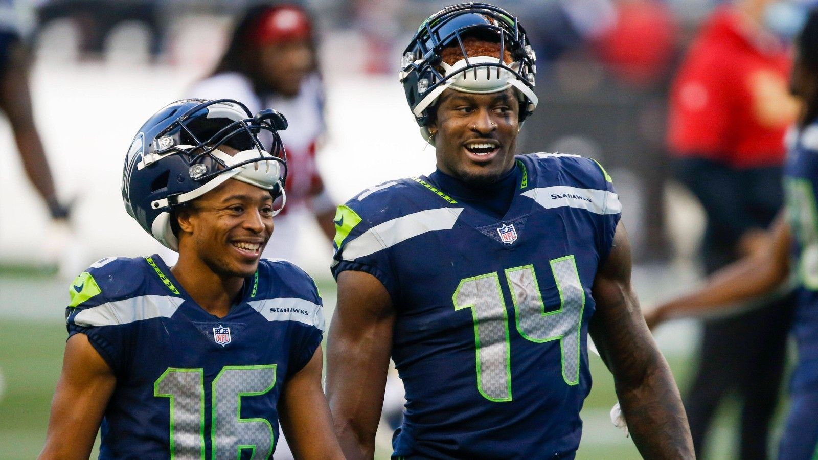 
                <strong>Tyler Lockett und D.K. Metcalf (Seattle Seahawks)</strong><br>
                An der Passempfänger-Front der Seahawks sieht es dagegen ziemlich gut aus. Tyler Lockett (l.) und D.K. Metcalf konnten beide wieder voll trainieren. Lockett hatte zuletzt unter anderem mit Oberschenkelproblemen zu kämpfen, bei Metcalf zwickte es im Knie. Nun sind beide aber wieder fit und einem Einsatz steht nichts im Wege.
              