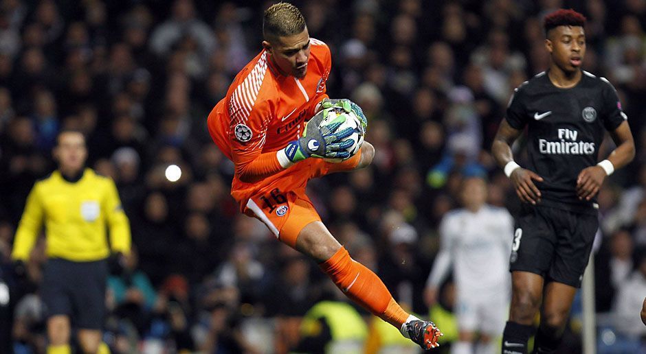 
                <strong>Alphonse Areola (Paris St. Germain)</strong><br>
                Mehrmals darf der Keeper sein Können zeigen. Bei Ronaldos erster Chance riskiert er alles und rettet mit dem Gesicht. Mit einer sehenswerten Flugeinlage pariert das Eigengewächs einen Versuch von Benzema. Beim Elfer ist er chancenlos, beim 1:2 macht Areola hingegen zumindest eine unglückliche Figur. Wenig später ist er beim 1:3 erneut auf verlorenem Posten. ran-Note: 3
              