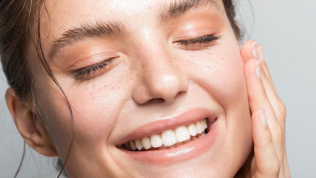 Wunderschöne Augenbrauen - wie Feather Brows - könnt ihr im Handumdrehen ganz einfach und schnell selbst stylen.